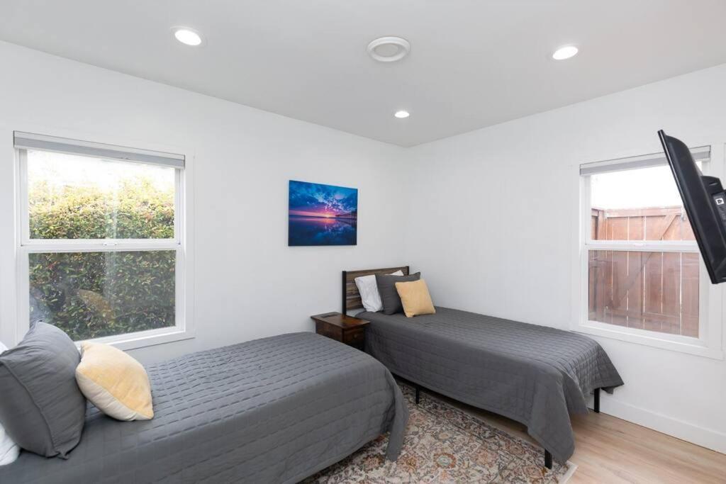 Beach House In The Heart Of Pb San Diego Exterior photo