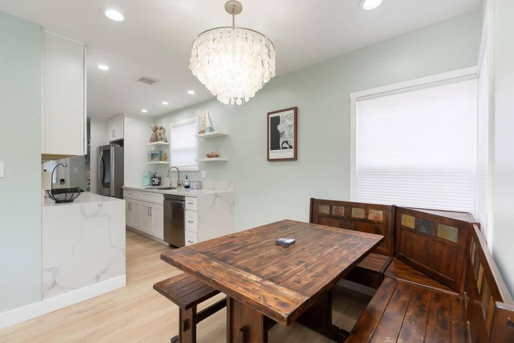 Beach House In The Heart Of Pb San Diego Exterior photo