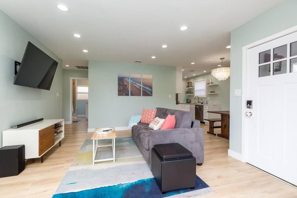 Beach House In The Heart Of Pb San Diego Exterior photo