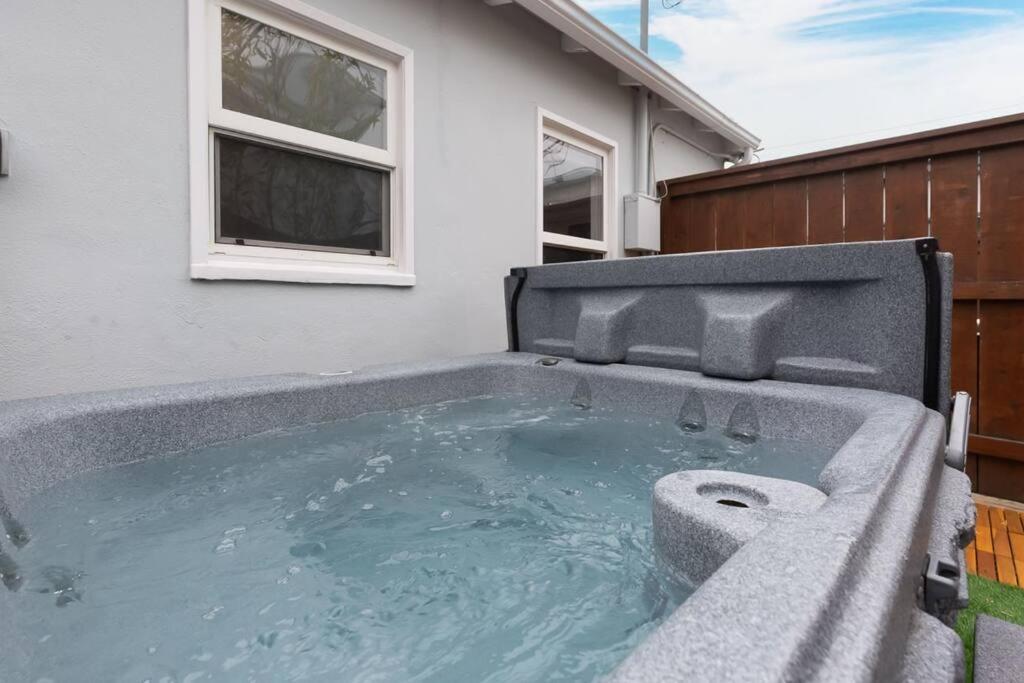 Beach House In The Heart Of Pb San Diego Exterior photo